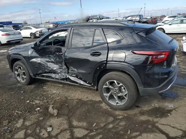 KL77LHEP3SC132565 2025 CHEVROLET TRAX - Image 2