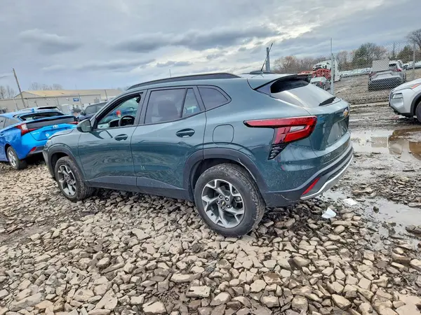 KL77LHEP3SC134333 2025 CHEVROLET TRAX - Image 2
