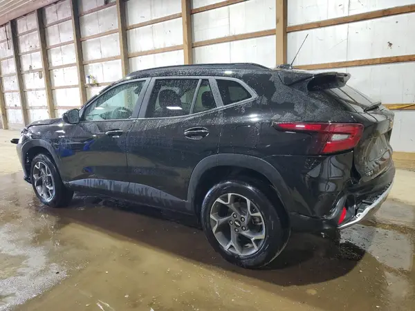 KL77LHEP3SC145106 2025 CHEVROLET TRAX - Image 2