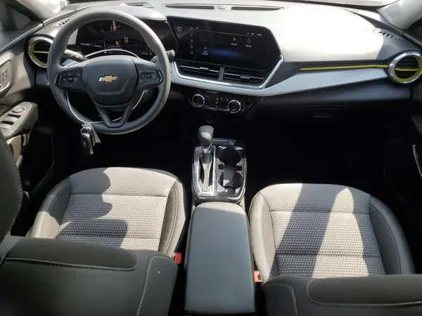 KL77LHEP3SC145106 2025 CHEVROLET TRAX - Image 8