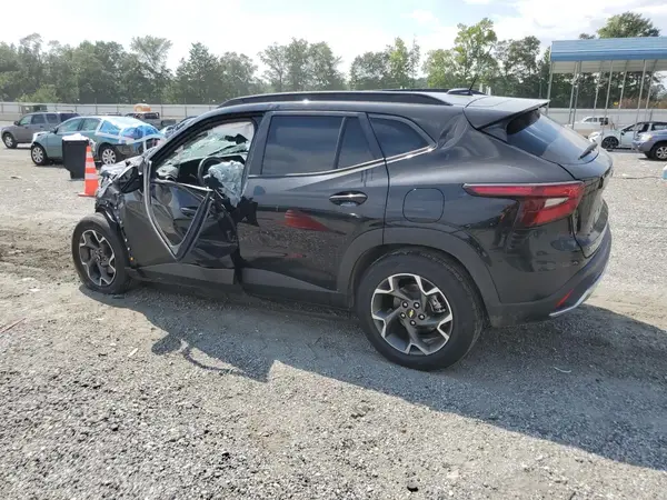 KL77LHEP3SC156784 2025 CHEVROLET TRAX - Image 2