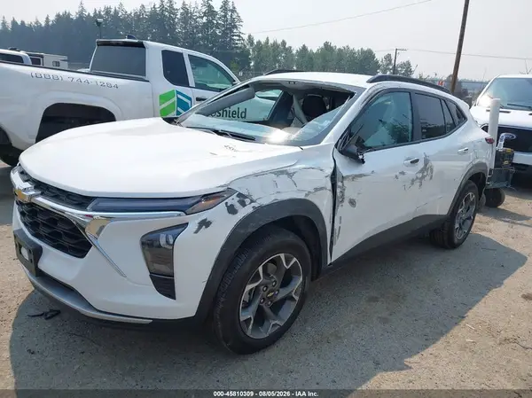 KL77LHEP3SC162102 2025 CHEVROLET TRAX - Image 2