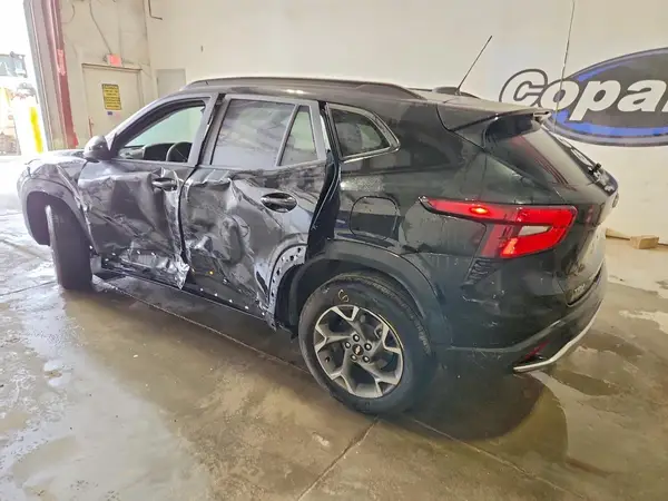 KL77LHEP3SC172340 2025 CHEVROLET TRAX - Image 2