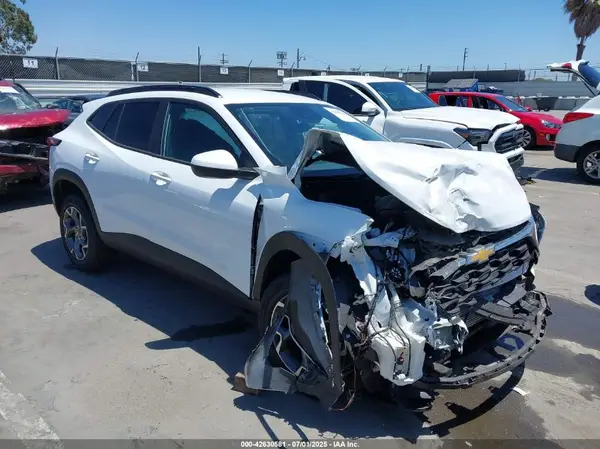 KL77LHEP3SC180700 2025 CHEVROLET TRAX - Image 1