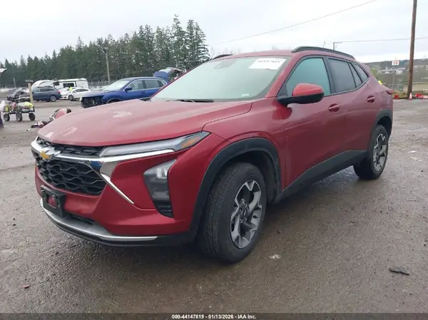 KL77LHEP3SC183418 2025 CHEVROLET TRAX - Image 2