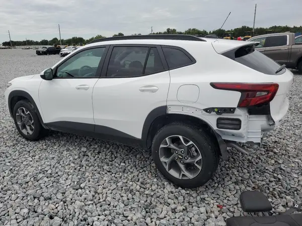 KL77LHEP3SC186416 2025 CHEVROLET TRAX - Image 2