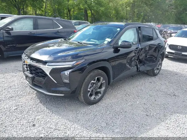 KL77LHEP3SC187727 2025 CHEVROLET TRAX - Image 2