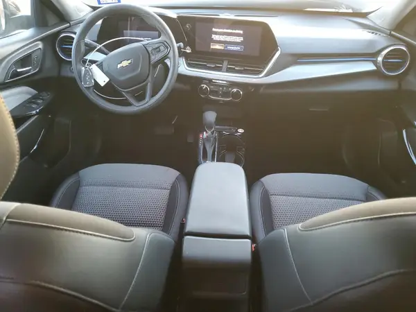 KL77LHEP3SC196539 2025 CHEVROLET TRAX - Image 8
