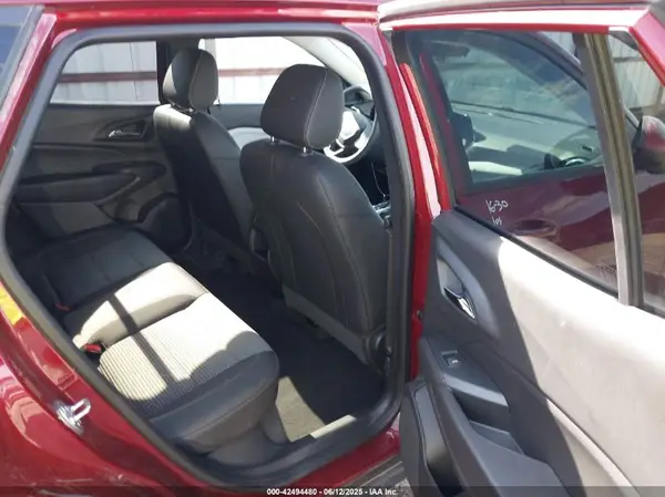 KL77LHEP3SC216191 2025 CHEVROLET TRAX - Image 8
