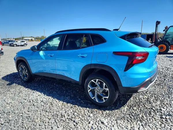 KL77LHEP3SC217616 2025 CHEVROLET TRAX - Image 2