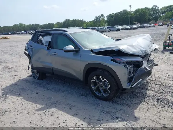 KL77LHEP3SC220497 2025 CHEVROLET TRAX - Image 1