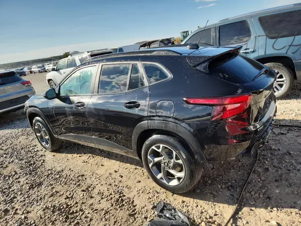 KL77LHEP3SC230799 2025 CHEVROLET TRAX - Image 2