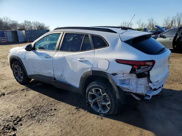 KL77LHEP3SC231581 2025 CHEVROLET TRAX - Image 2