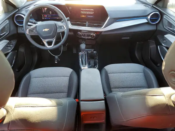 KL77LHEP3SC231581 2025 CHEVROLET TRAX - Image 8