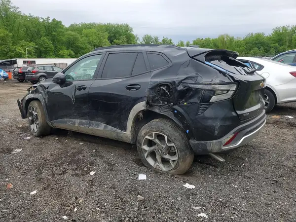 KL77LHEP3SC232536 2025 CHEVROLET TRAX - Image 2