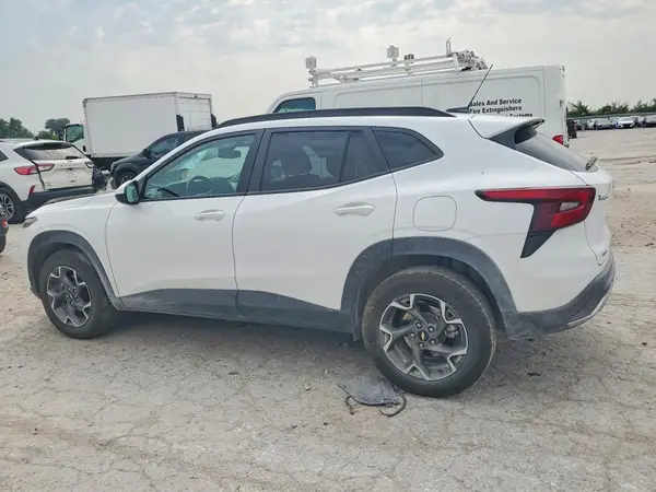 KL77LHEP3SC239776 2025 CHEVROLET TRAX - Image 2