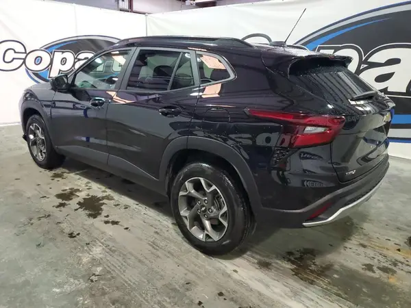 KL77LHEP3SC240426 2025 CHEVROLET TRAX - Image 2