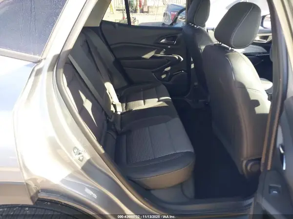 KL77LHEP3SC240796 2025 CHEVROLET TRAX - Image 8