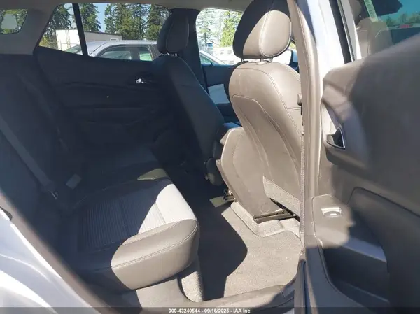 KL77LHEP3SC242676 2025 CHEVROLET TRAX - Image 8