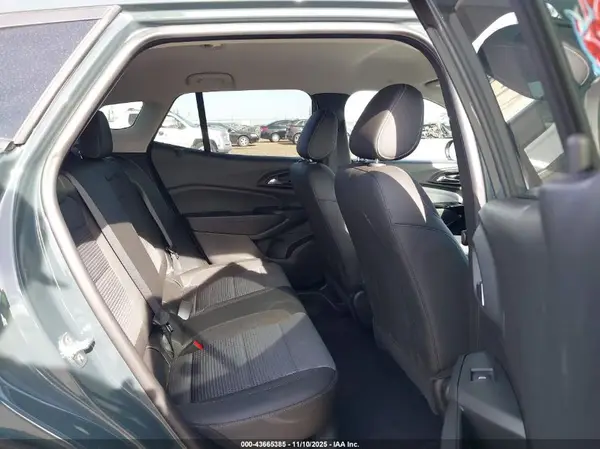 KL77LHEP3SC261163 2025 CHEVROLET TRAX - Image 8