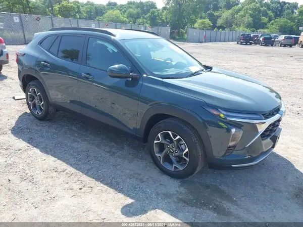 KL77LHEP3SC265083 2025 CHEVROLET TRAX - Image 1