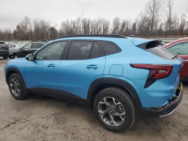 KL77LHEP3SC268159 2025 CHEVROLET TRAX - Image 2