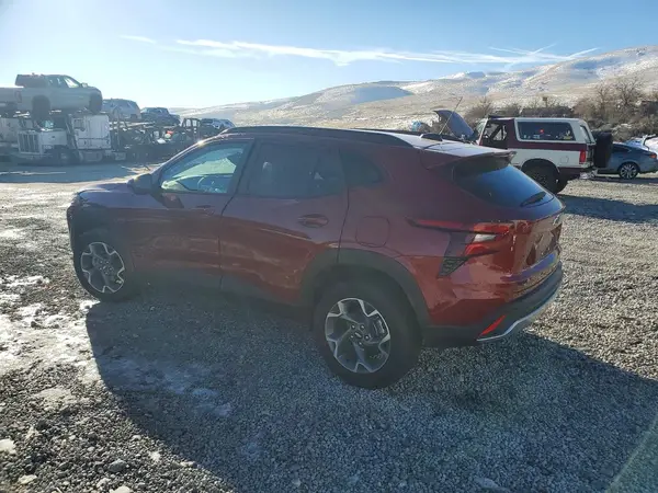 KL77LHEP3SC291778 2025 CHEVROLET TRAX - Image 2