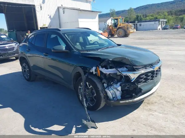 KL77LHEP3SC294017 2025 CHEVROLET TRAX - Image 1