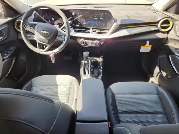 KL77LHEP3SC342521 2025 CHEVROLET TRAX - Image 8