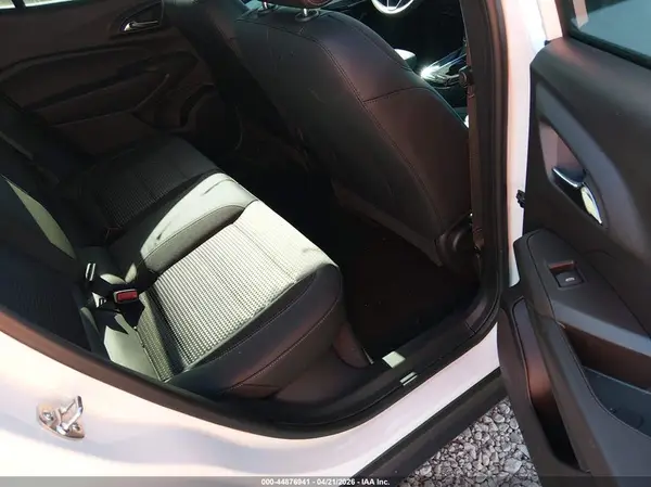 KL77LHEP3TC044570 2026 CHEVROLET TRAX - Image 8