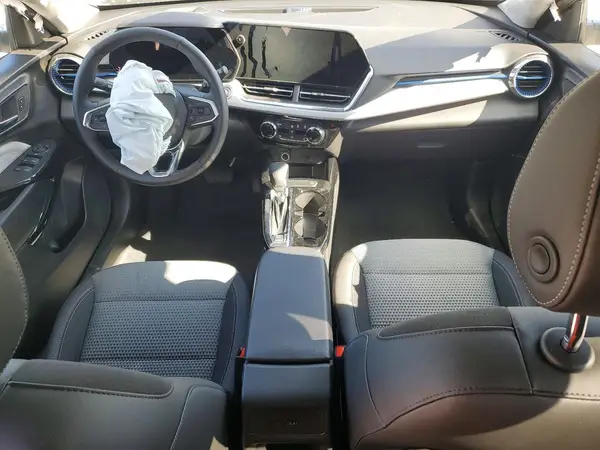 KL77LHEP3TC044617 2026 CHEVROLET TRAX - Image 8