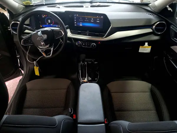 KL77LHEP3TC104718 2026 CHEVROLET TRAX - Image 8