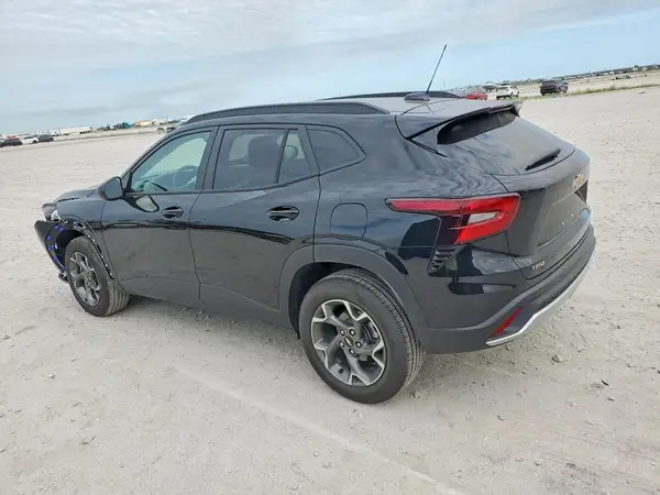 KL77LHEP3TC118313 2026 CHEVROLET TRAX - Image 2