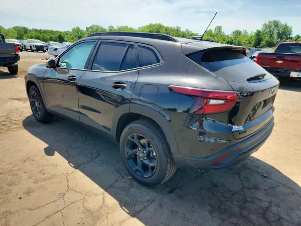 KL77LHEP3TC151165 2026 CHEVROLET TRAX - Image 2