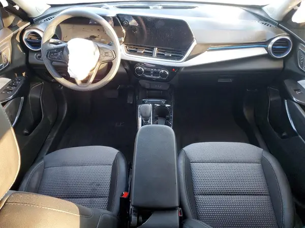 KL77LHEP4SC004657 2025 CHEVROLET TRAX - Image 8