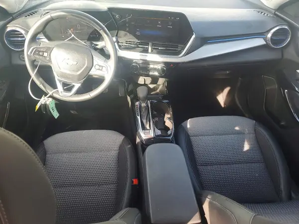 KL77LHEP4SC032877 2025 CHEVROLET TRAX - Image 8