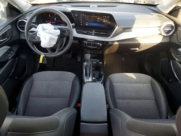 KL77LHEP4SC036136 2025 CHEVROLET TRAX - Image 8
