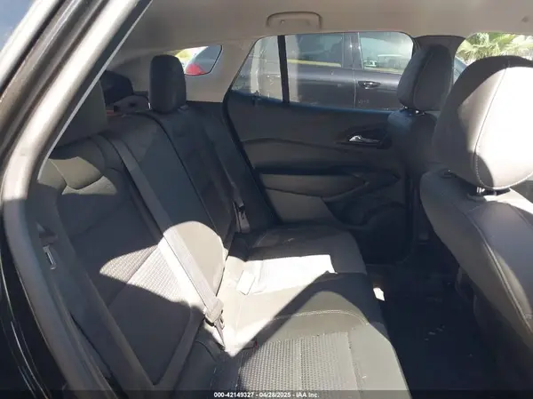 KL77LHEP4SC036671 2025 CHEVROLET TRAX - Image 8