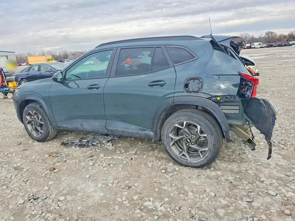 KL77LHEP4SC040624 2025 CHEVROLET TRAX - Image 2
