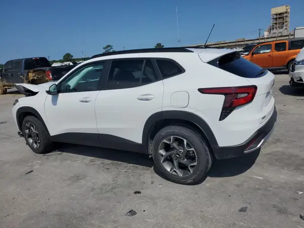 KL77LHEP4SC041417 2025 CHEVROLET TRAX - Image 2