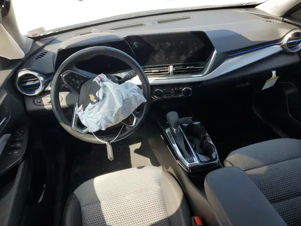 KL77LHEP4SC041417 2025 CHEVROLET TRAX - Image 8