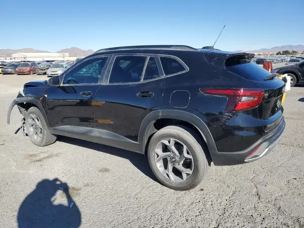 KL77LHEP4SC043362 2025 CHEVROLET TRAX - Image 2