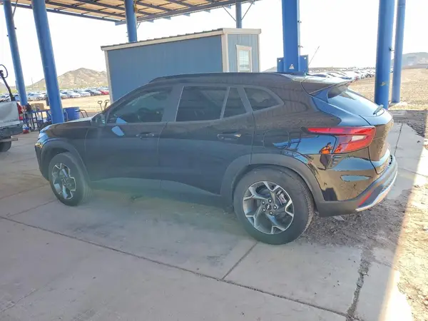 KL77LHEP4SC059321 2025 CHEVROLET TRAX - Image 2