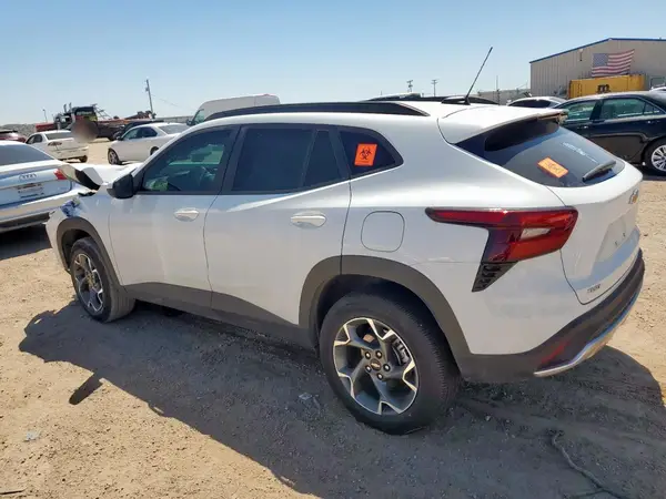 KL77LHEP4SC059951 2025 CHEVROLET TRAX - Image 2