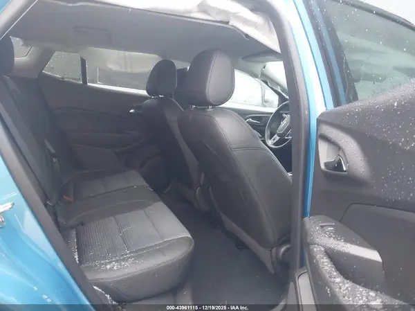KL77LHEP4SC065622 2025 CHEVROLET TRAX - Image 8
