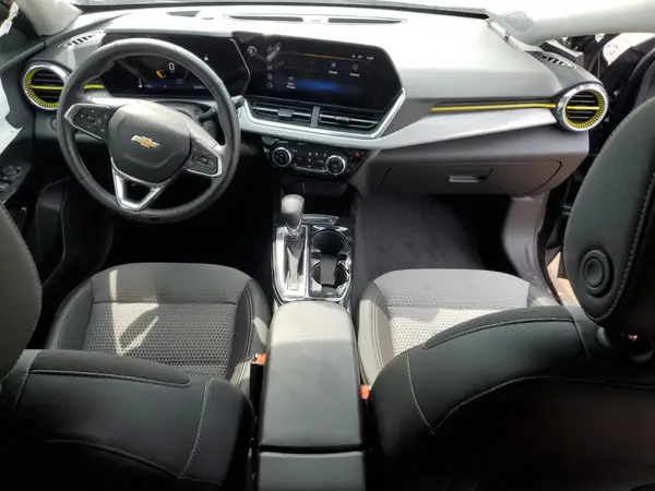 KL77LHEP4SC078306 2025 CHEVROLET TRAX - Image 8