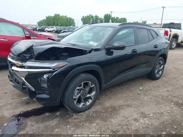 KL77LHEP4SC086406 2025 CHEVROLET TRAX - Image 2