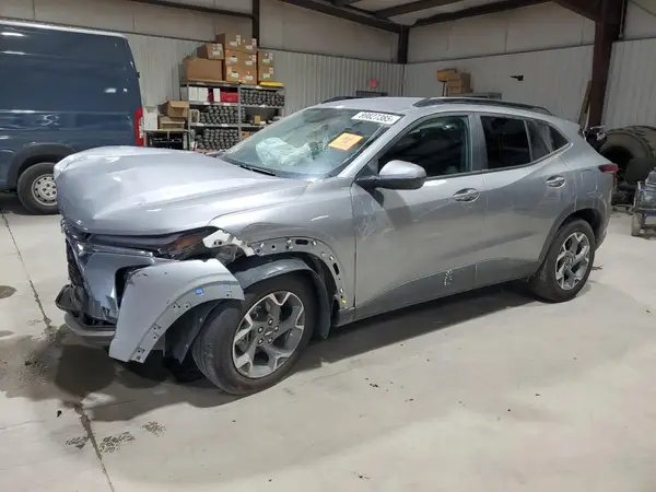KL77LHEP4SC096546 2025 CHEVROLET TRAX - Image 1