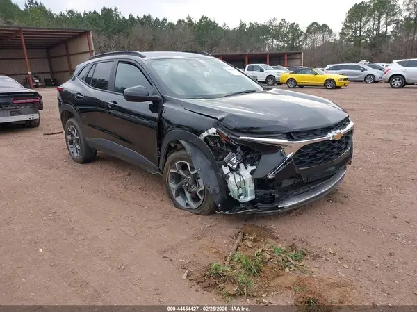 KL77LHEP4SC099074 2025 CHEVROLET TRAX - Image 1