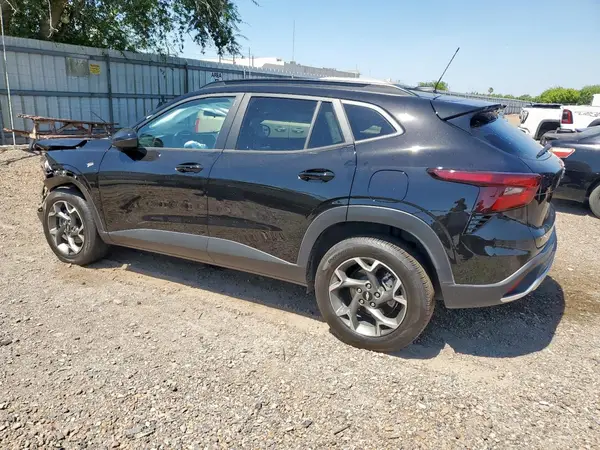 KL77LHEP4SC099463 2025 CHEVROLET TRAX - Image 2